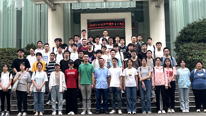 100余位浙江大學(xué)、浙江農(nóng)林大學(xué)學(xué)子到新光公司實(shí)習(xí)